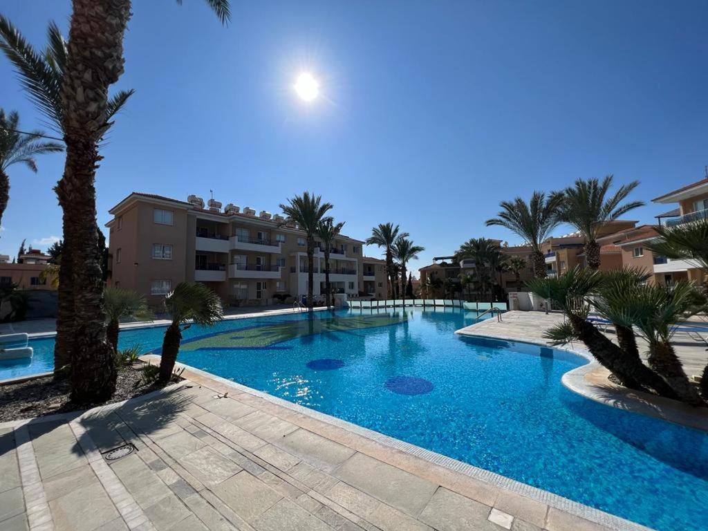 Casa Del Sol Townhouse In Iris Village Paphos Eksteriør billede