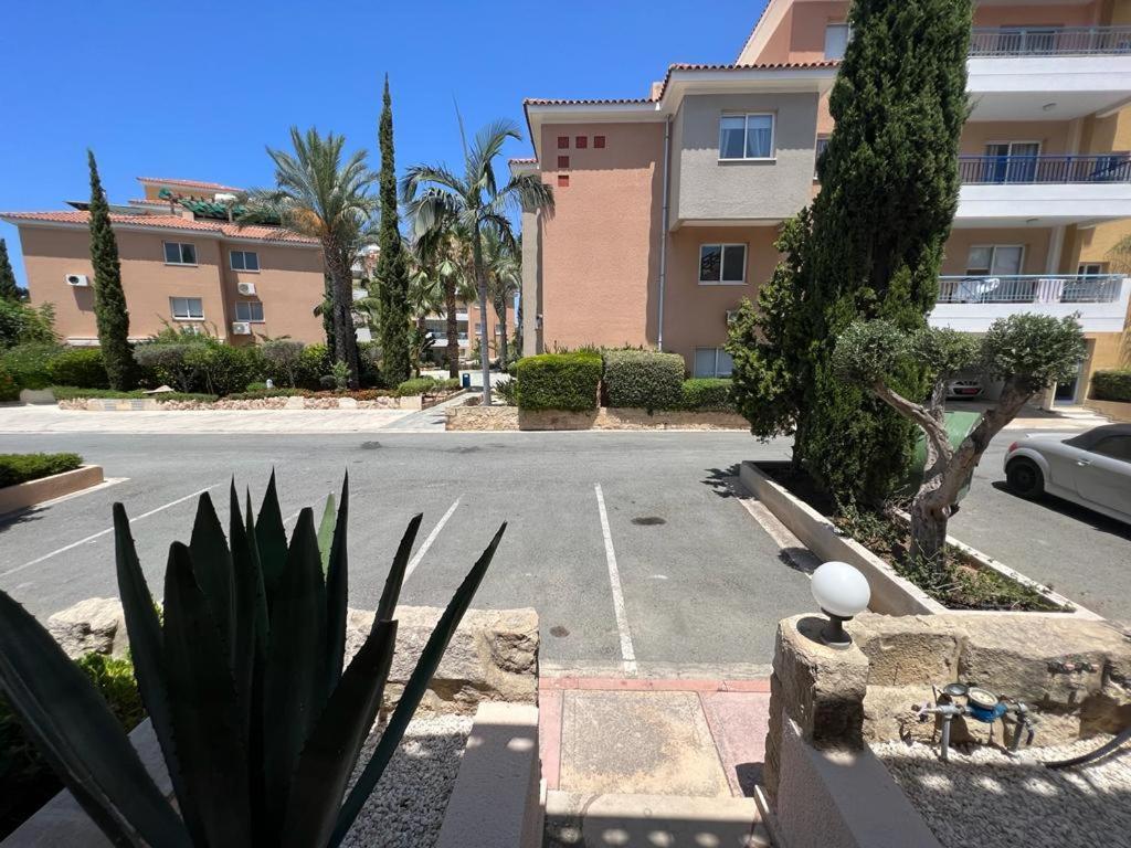 Casa Del Sol Townhouse In Iris Village Paphos Eksteriør billede