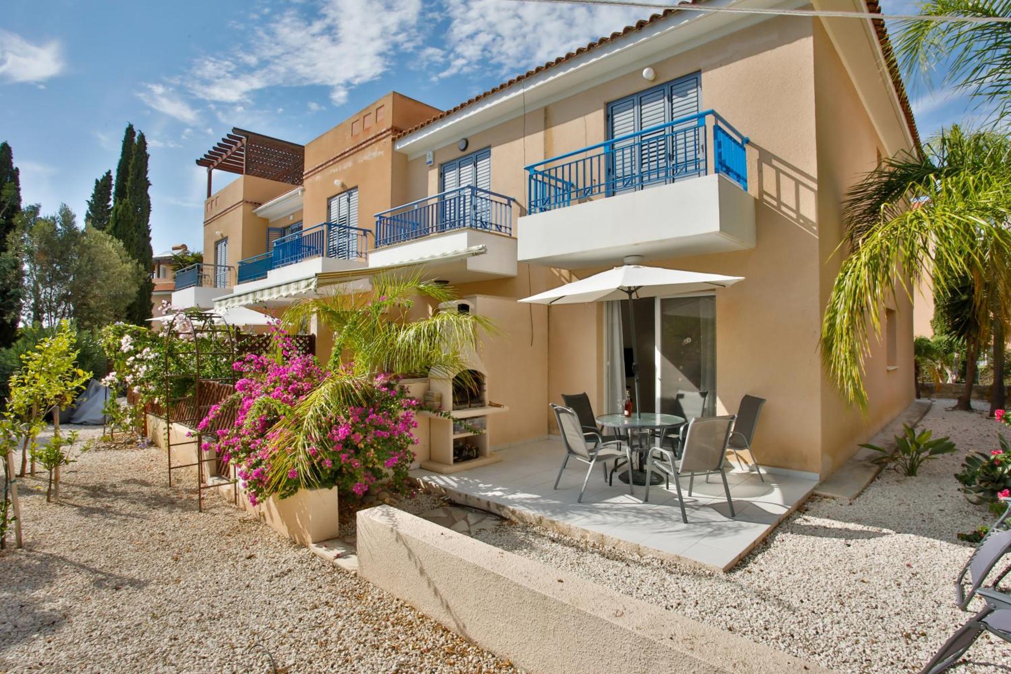 Casa Del Sol Townhouse In Iris Village Paphos Eksteriør billede
