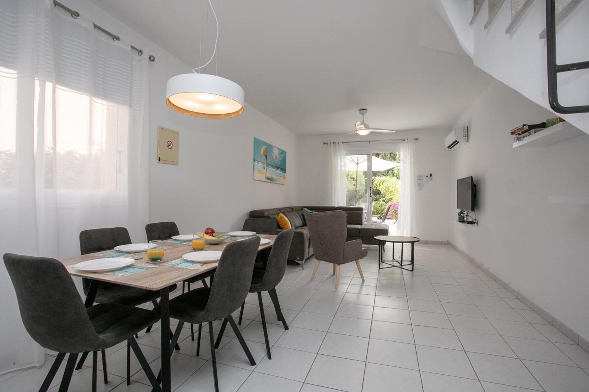 Casa Del Sol Townhouse In Iris Village Paphos Eksteriør billede