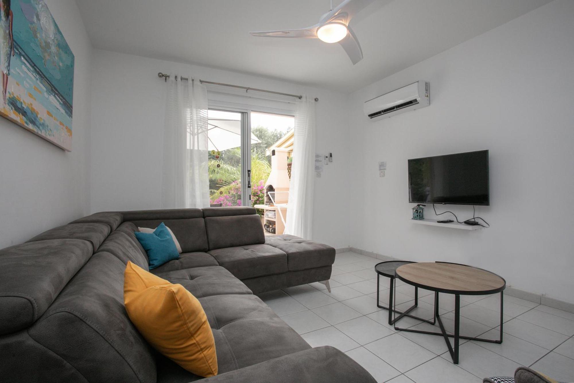 Casa Del Sol Townhouse In Iris Village Paphos Eksteriør billede