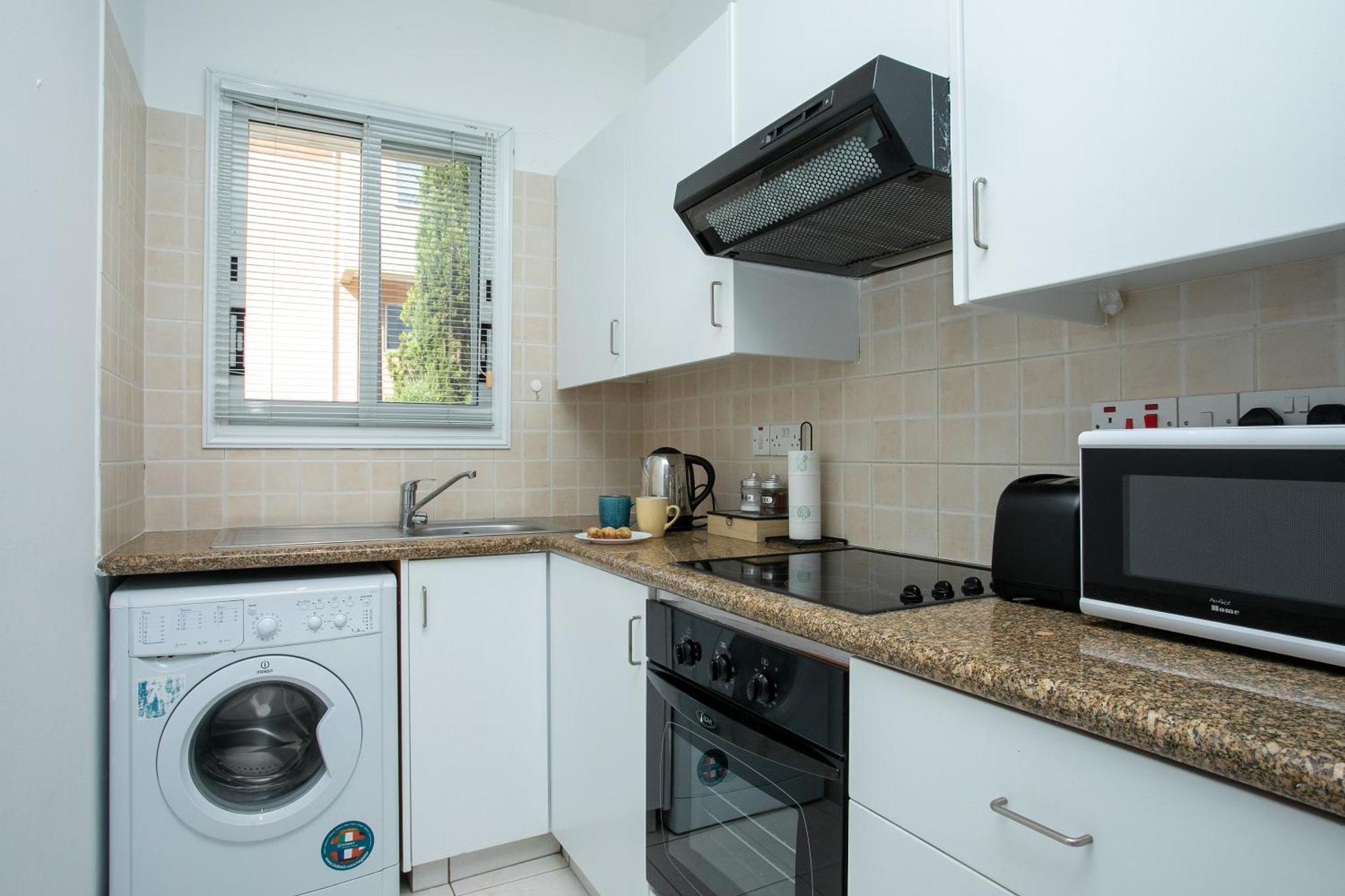 Casa Del Sol Townhouse In Iris Village Paphos Eksteriør billede